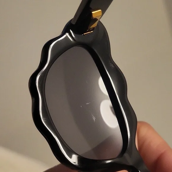 Fashion Brand Company Black Hole Sunglasses with Case - Picture 7 of 8